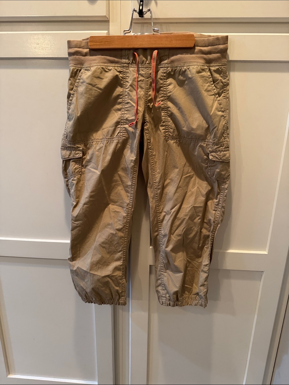 The North Face Women's Beige Cropped Cargo Joggers with Coral Drawstring